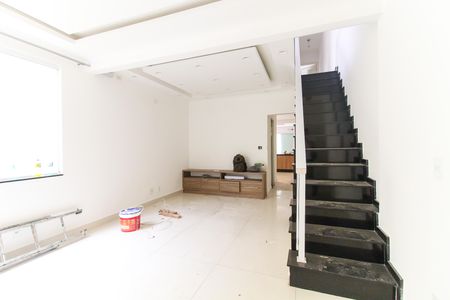 Sala de casa à venda com 3 quartos, 250m² em Cidade Nova São Miguel, São Paulo