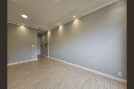 Sala de apartamento para alugar com 3 quartos, 55m² em Parque Savoy City, São Paulo
