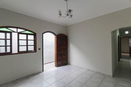 Sala de casa à venda com 4 quartos, 157m² em Vila Charlote, São Paulo