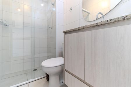 Banheiro de kitnet/studio para alugar com 1 quarto, 22m² em República, São Paulo