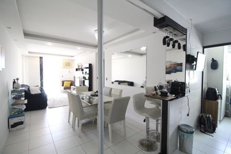Sala de apartamento à venda com 2 quartos, 80m² em Barra da Tijuca, Rio de Janeiro