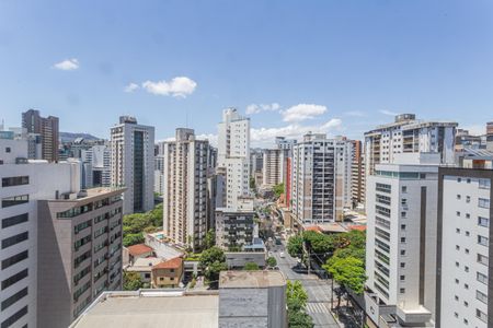 Vista da Sala de apartamento para alugar com 2 quartos, 75m² em Lourdes, Belo Horizonte