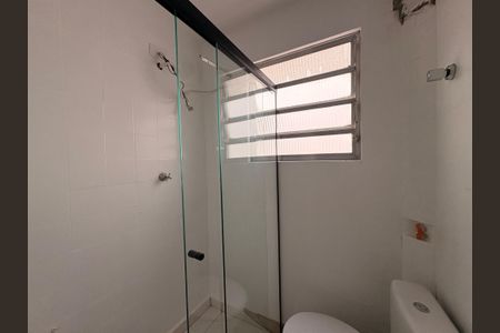 Banheiro/ lavanderia  de kitnet/studio para alugar com 1 quarto, 24m² em Parque das Nações, Santo André