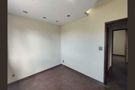 Quarto de casa para alugar com 3 quartos, 175m² em Santa Amelia, Belo Horizonte