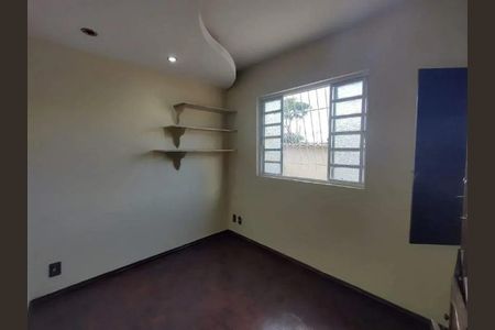 Quarto de casa para alugar com 3 quartos, 175m² em Santa Amelia, Belo Horizonte