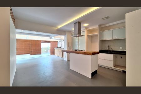 Sala/Cozinha de apartamento para alugar com 2 quartos, 116m² em Barra Funda, São Paulo