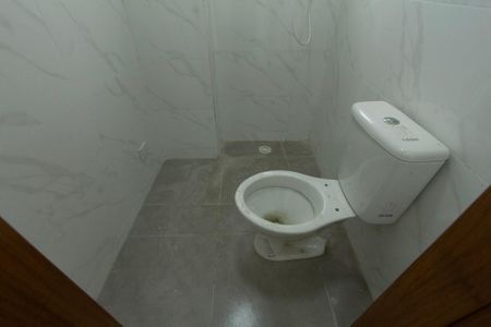 Banheiro  de kitnet/studio para alugar com 1 quarto, 35m² em Jardim Simus, Sorocaba
