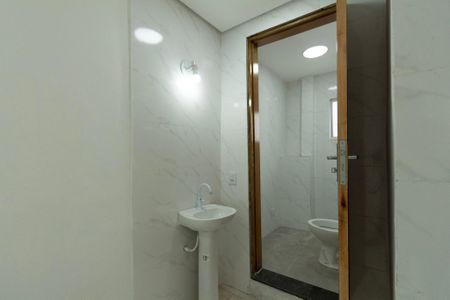 Banheiro  de kitnet/studio para alugar com 1 quarto, 35m² em Jardim Simus, Sorocaba