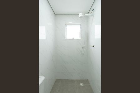 Banheiro de kitnet/studio para alugar com 1 quarto, 35m² em Jardim Simus, Sorocaba