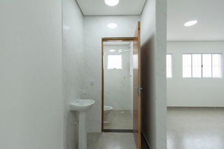 Banheiro de kitnet/studio para alugar com 1 quarto, 35m² em Jardim Simus, Sorocaba