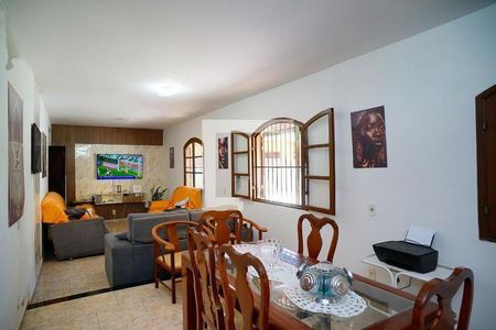 Casa à venda com 3 quartos, 450m² em Maravista, Niterói