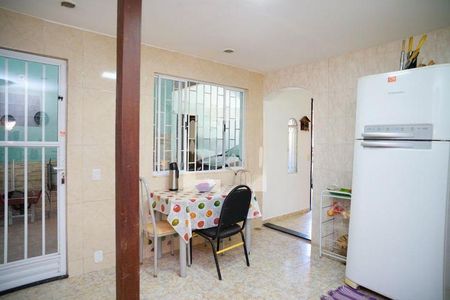 Casa à venda com 3 quartos, 450m² em Maravista, Niterói