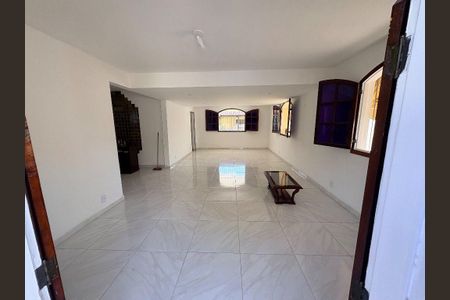 Casa à venda com 3 quartos, 170m² em Itaipu, Niterói