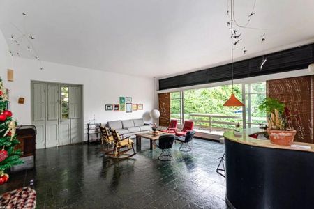 Casa à venda com 4 quartos, 180m² em São Domingos, Niterói