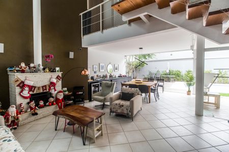 Sala  de casa de condomínio à venda com 4 quartos, 300m² em Residencial Tres (alphaville), Santana de Parnaíba
