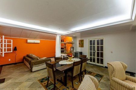 Casa à venda com 5 quartos, 228m² em Vila Progresso, Niterói