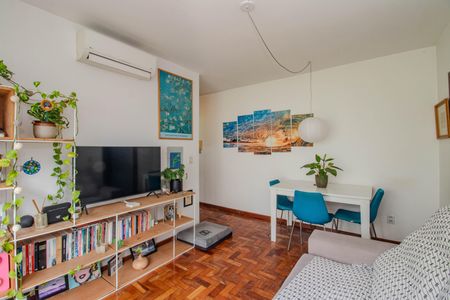 Sala de apartamento para alugar com 1 quarto, 55m² em Petrópolis, Porto Alegre