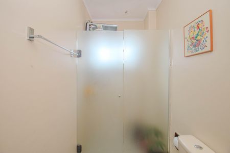 Banheiro de apartamento para alugar com 1 quarto, 55m² em Petrópolis, Porto Alegre