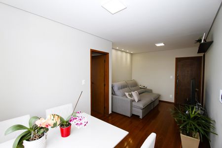 Sala de apartamento para alugar com 2 quartos, 59m² em Carlos Prates, Belo Horizonte