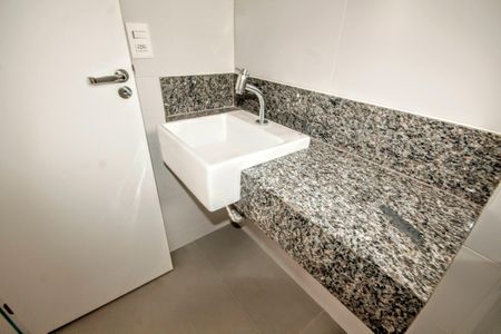 Apartamento à venda com 146m², 2 quartos e 2 vagasbanheiro 1