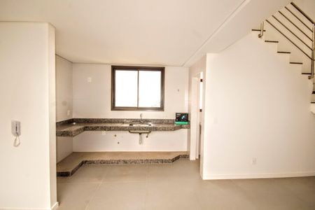 Cozinha de apartamento à venda com 2 quartos, 146m² em Alto Barroca, Belo Horizonte