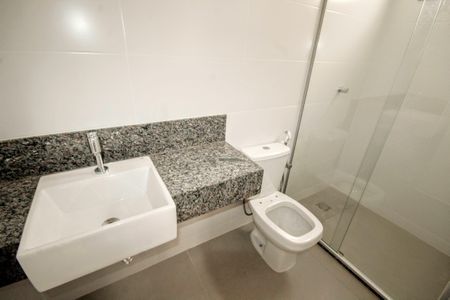 Apartamento à venda com 146m², 2 quartos e 2 vagasbanheiro 1