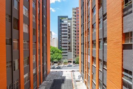 Quarto 1 de apartamento para alugar com 2 quartos, 74m² em Barro Preto, Belo Horizonte