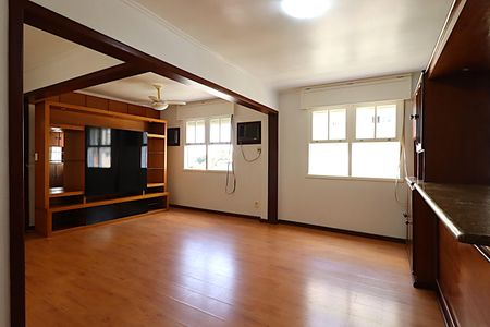 Sala de apartamento à venda com 2 quartos, 67m² em Petrópolis, Porto Alegre