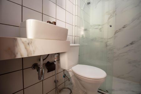 Banheiro da Suíte de kitnet/studio para alugar com 1 quarto, 29m² em Asa Norte, Brasília