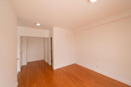 Sala de kitnet/studio para alugar com 1 quarto, 40m² em Tamboré, Barueri