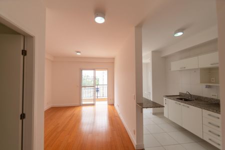 Sala de kitnet/studio para alugar com 1 quarto, 40m² em Tamboré, Barueri