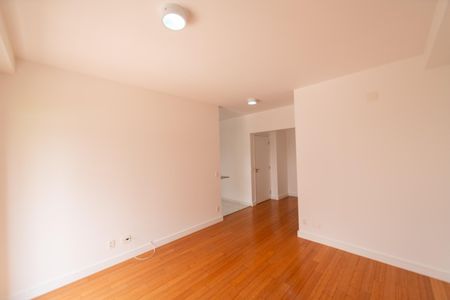 Sala de kitnet/studio para alugar com 1 quarto, 40m² em Tamboré, Barueri