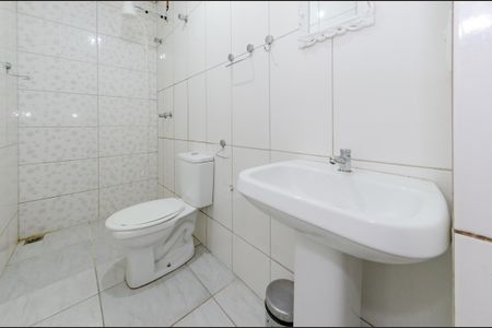 Banheiro de kitnet/studio para alugar com 1 quarto, 20m² em Bonfim, Belo Horizonte