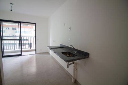 Cozinha de kitnet/studio à venda com 1 quarto, 24m² em Vila Cordeiro, São Paulo