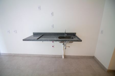 Cozinha de kitnet/studio à venda com 1 quarto, 24m² em Vila Cordeiro, São Paulo