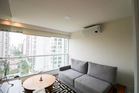 Sala de TV de apartamento à venda com 2 quartos, 71m² em Campo Belo, São Paulo