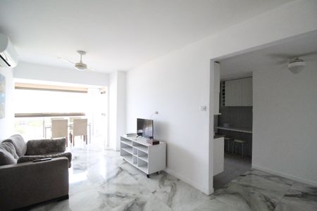 Sala de apartamento à venda com 2 quartos, 89m² em Barra da Tijuca, Rio de Janeiro