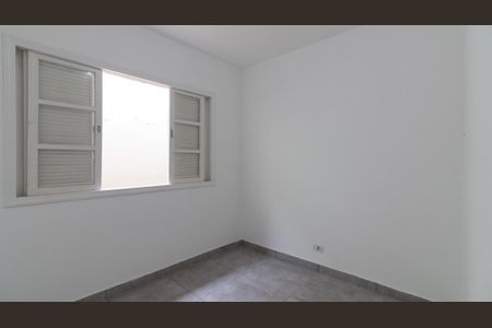 Quarto 2 de casa para alugar com 2 quartos, 70m² em Vila Londrina, São Paulo