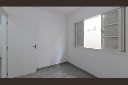 Quarto 2 de casa para alugar com 2 quartos, 70m² em Vila Londrina, São Paulo