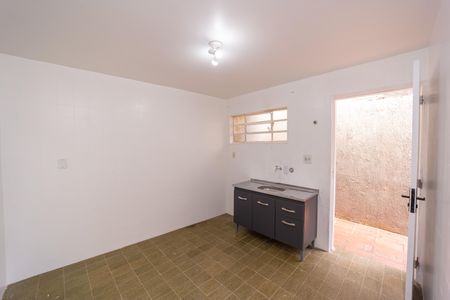 Sala/Cozinha de casa para alugar com 1 quarto, 30m² em Vila Londrina, São Paulo