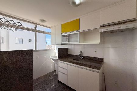Cozinha e Área de Serviço de apartamento à venda com 2 quartos, 55m² em Manacás, Belo Horizonte