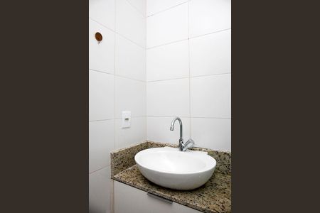 Banheiro de kitnet/studio para alugar com 1 quarto, 19m² em Centro Histórico, Porto Alegre