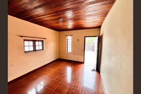 Sala de casa para alugar com 3 quartos, 140m² em Vila Dionisia, São Paulo