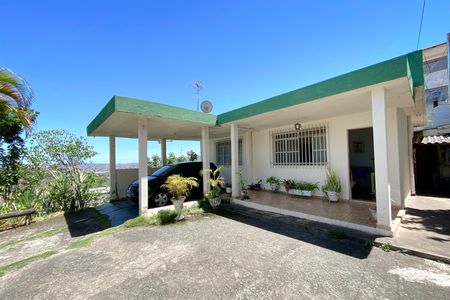 Fachada interna de casa à venda com 2 quartos, 360m² em Fernão Dias, Belo Horizonte
