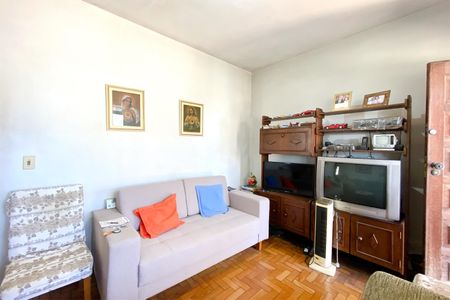Sala de casa à venda com 2 quartos, 360m² em Fernão Dias, Belo Horizonte