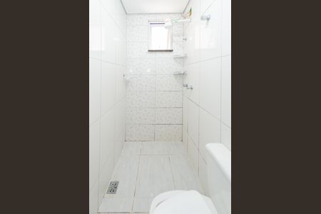 Banheiro de kitnet/studio para alugar com 1 quarto, 20m² em Bonfim, Belo Horizonte