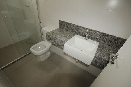 Apartamento à venda com 146m², 2 quartos e 2 vagasbanheiro 1