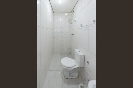 Banheiro de casa de condomínio para alugar com 1 quarto, 20m² em Bonfim, Belo Horizonte
