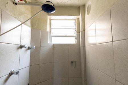 Banheiro de kitnet/studio para alugar com 1 quarto, 28m² em Santa Cecilia, São Paulo