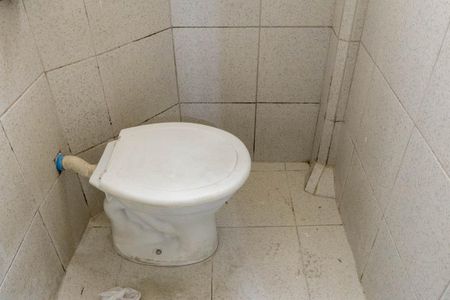 Banheiro de kitnet/studio para alugar com 1 quarto, 28m² em Santa Cecilia, São Paulo